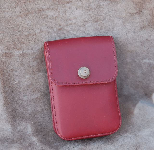 Pochette ceinture en cuir : élégance et praticité à la taille. Arrêt de gamme 