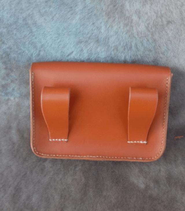 Pochette  de ceinture en cuir horizontale motif triskel