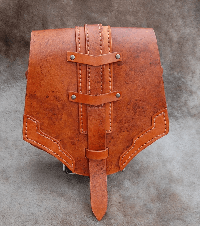 Pochette de ceinture cuir en  forme trapèze