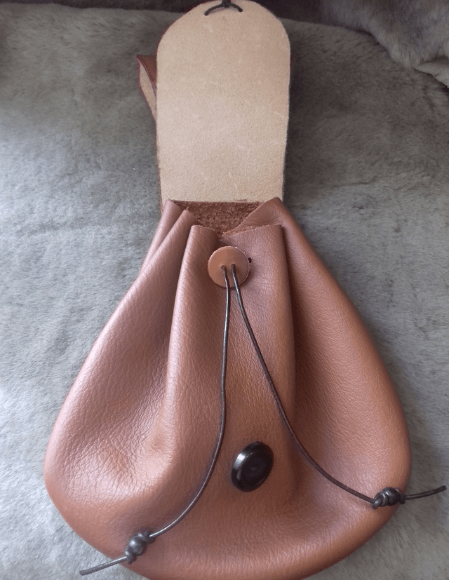  Sylvaine  en cuir