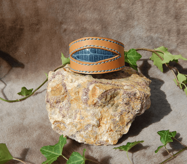 Bracelets en cuir tannage végétal collection insert divers cuirs - Arrêt de gamme.