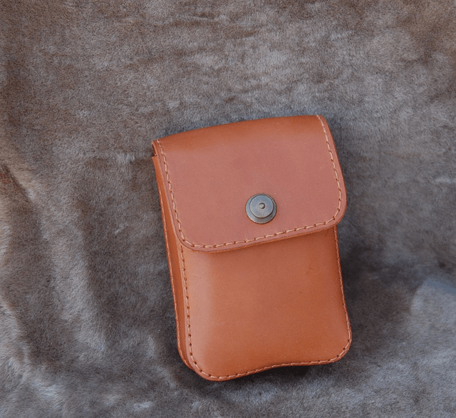 Pochette ceinture en cuir : élégance et praticité à la taille. Arrêt de gamme 