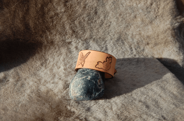 Bracelets en cuir de 30 mm de large avec motifs fleurs et animaux