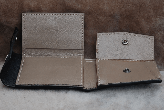 Portefeuille en cuir fermant noir grand modèle