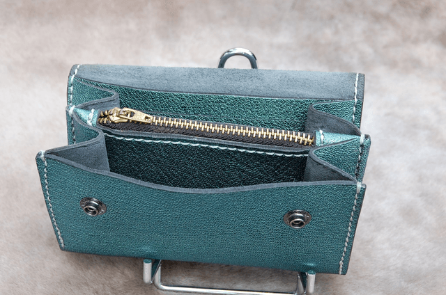 Portefeuille femme style compagnon en cuir de chèvre fantaisie 