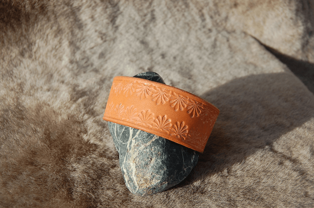 Bracelets en cuir de 30 mm de large avec motifs fleurs et animaux