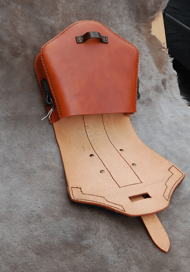 Pochette de ceinture cuir  trapézoidale