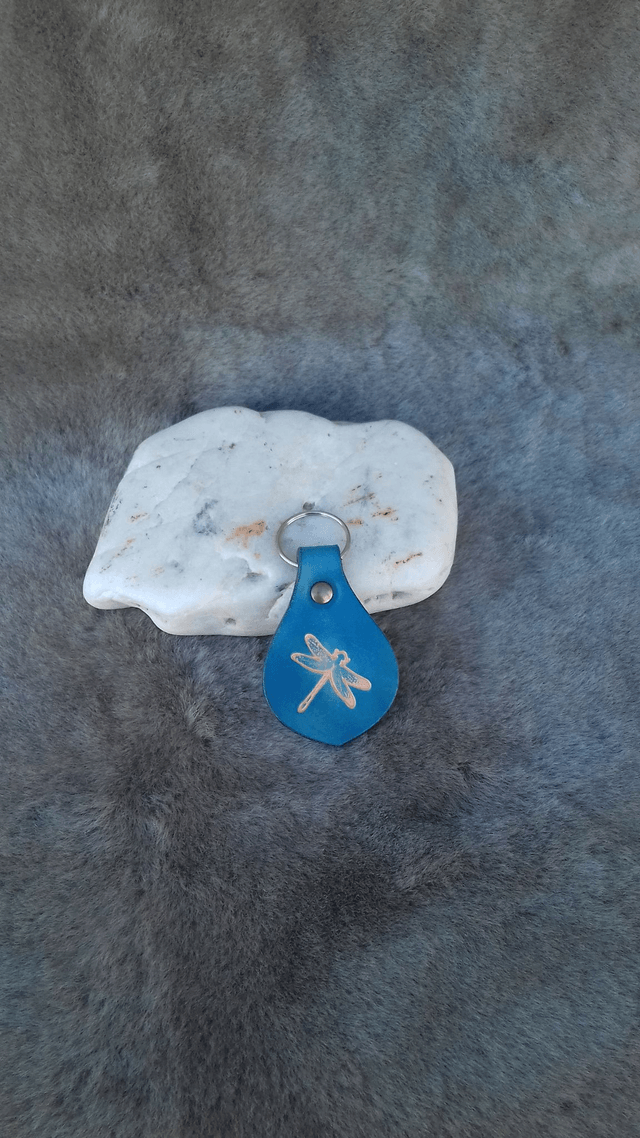 Porte clés en cuir papillons et libellules
