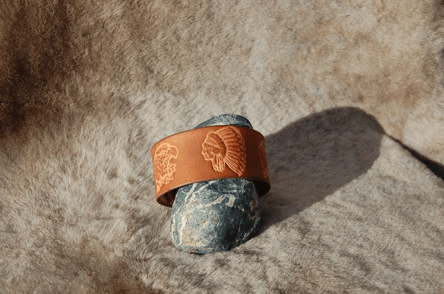 Bracelets en cuir de 30 mm de large avec motifs style country