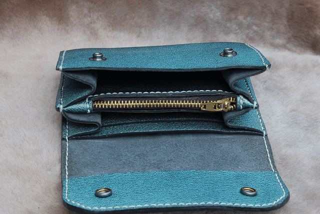 Portefeuille femme style compagnon en cuir de chèvre fantaisie 