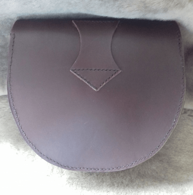 Sporran en cuir avec pompons