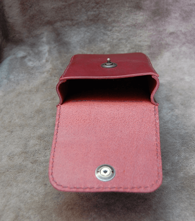 Pochette ceinture en cuir : élégance et praticité à la taille. Arrêt de gamme 