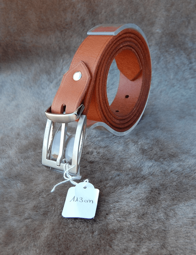 Ceintures en cuir croupon de vache ou de buffle tannage végétal en 30 mm de large marron clair