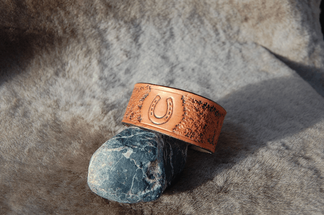Bracelets en cuir de 30 mm de large avec motifs style country