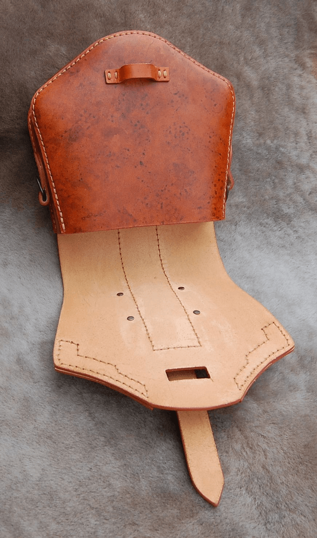 Pochette de ceinture cuir en  forme trapèze