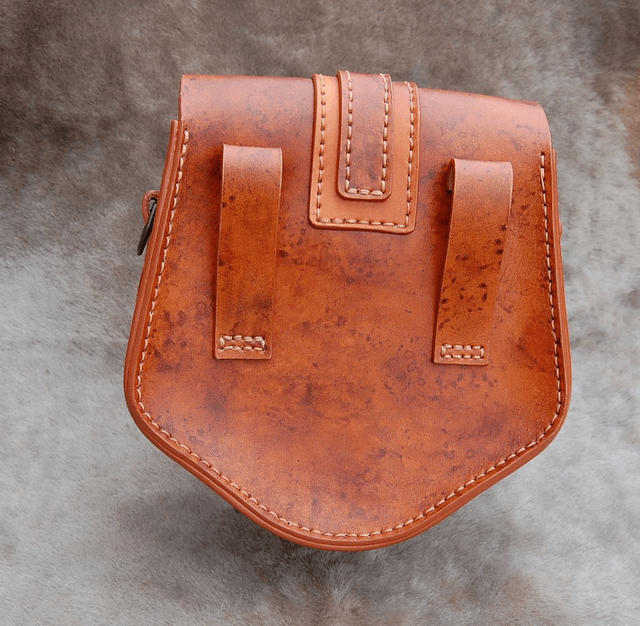 Pochette de ceinture cuir en  forme trapèze