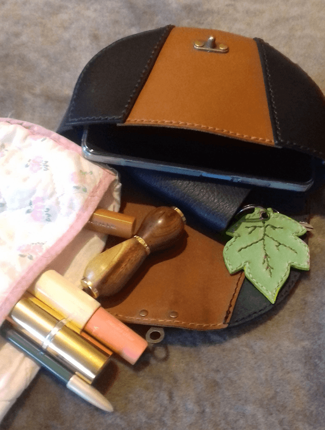 Pochette cuir  bi-ton de ceinture pour femme - Arrêt de gamme 